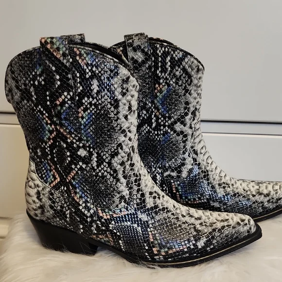 Women's Snakeskin Western Boots NWOT - Picture 5 of 7